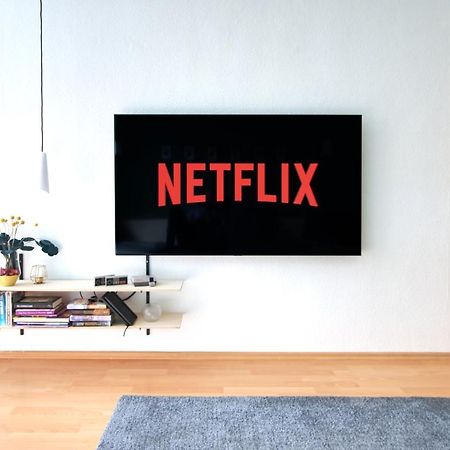 Vonbehling Boutique Apartment Mit 65Zoll Tv Und Designerstuecken Halle  ภายนอก รูปภาพ