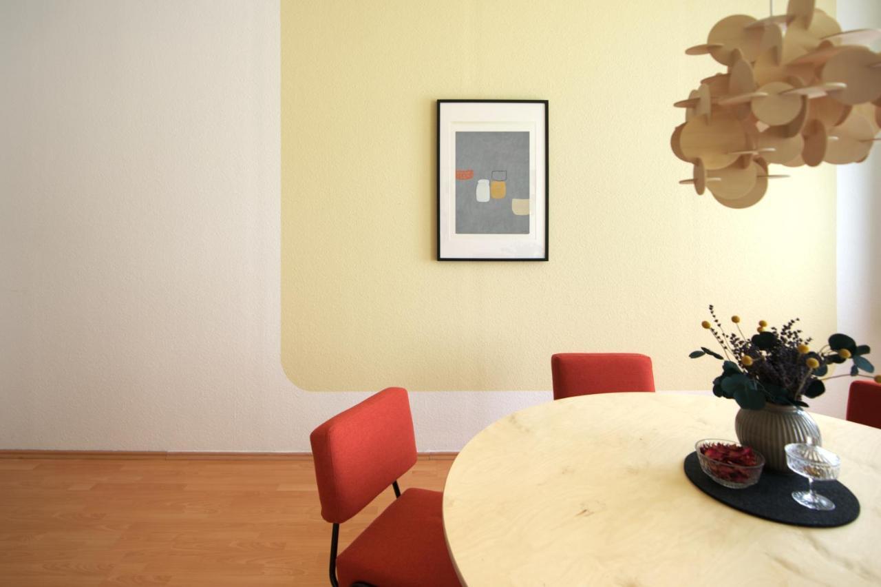 Vonbehling Boutique Apartment Mit 65Zoll Tv Und Designerstuecken Halle  ภายนอก รูปภาพ