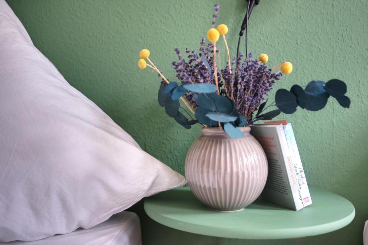Vonbehling Boutique Apartment Mit 65Zoll Tv Und Designerstuecken Halle  ภายนอก รูปภาพ