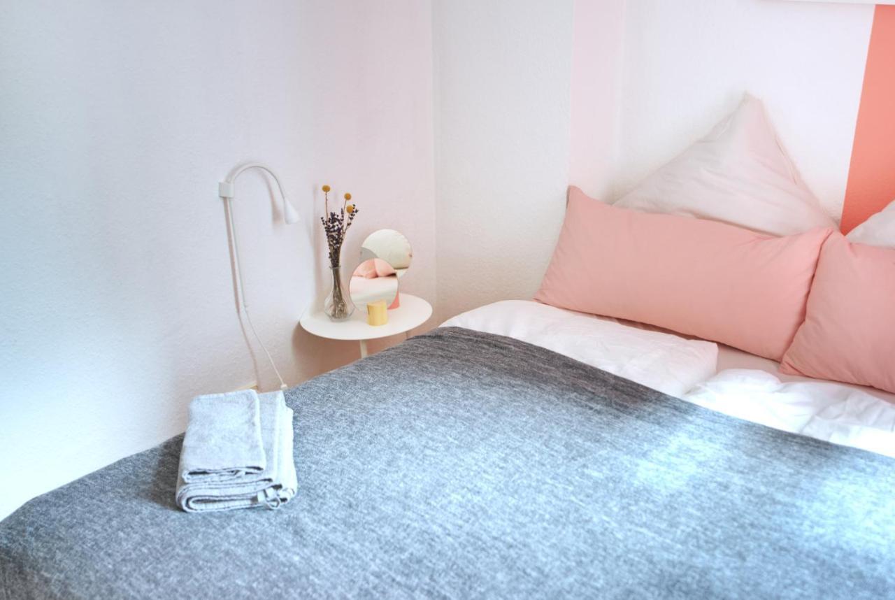 Vonbehling Boutique Apartment Mit 65Zoll Tv Und Designerstuecken Halle  ภายนอก รูปภาพ