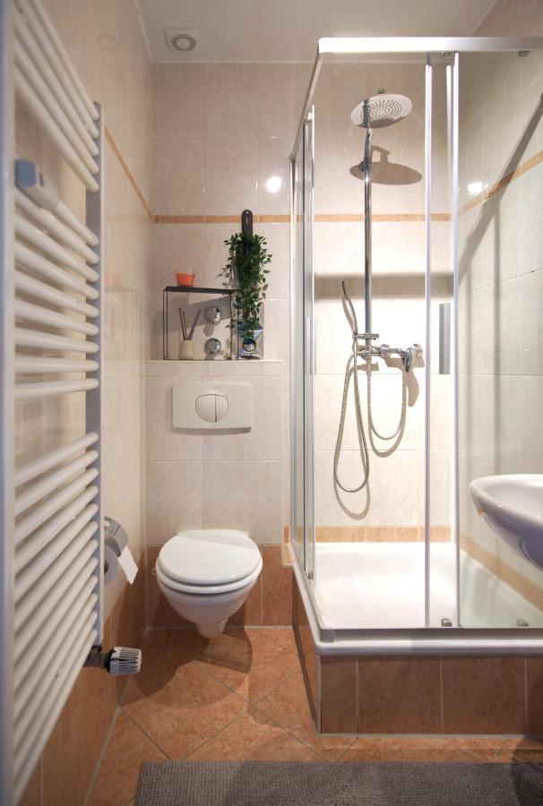Vonbehling Boutique Apartment Mit 65Zoll Tv Und Designerstuecken Halle  ภายนอก รูปภาพ